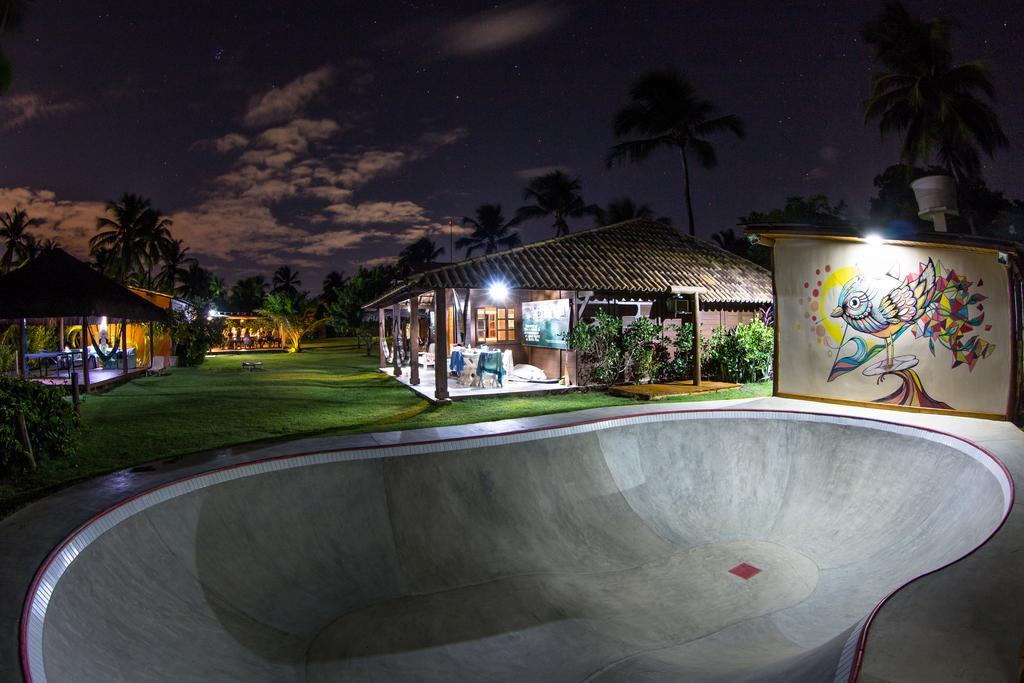 Bahia Surf Camp Hotel Abrantes Екстериор снимка